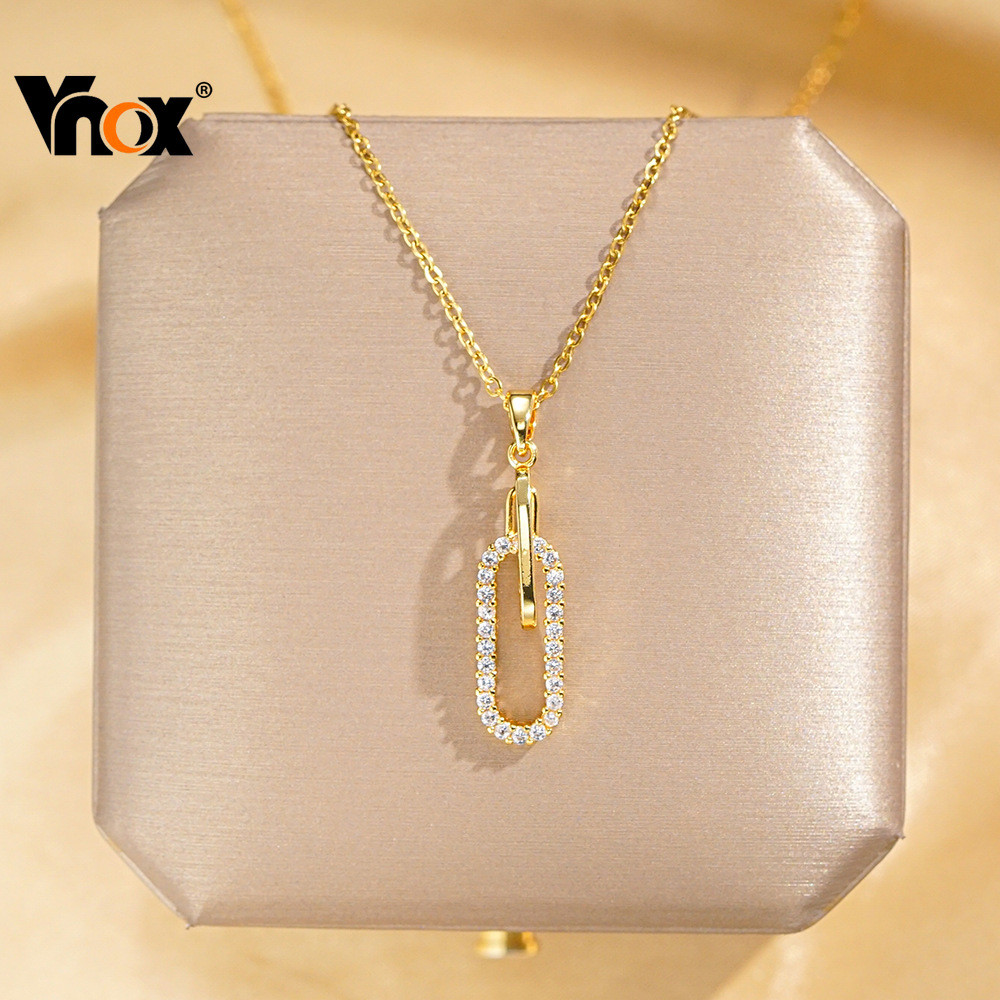 Vnox สร้อยคอนฬามเรขาคณิตแบบลูกบาศก์ 18K ทอง สไตล์เรียบง่าย เหมาะเป็นของขวัญคนสำคัญ