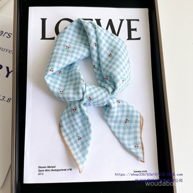 ผ้าพันคอสี่เหลี่ยมเล็กผ้าพันคอไหมหญิงผ้าคลุมศีรษะสีฟ้าฤดูใบไม้ผลิฤดูใบไม้ร่วงฤดูหนาวคอป้องกันเอี๊ยมฝ