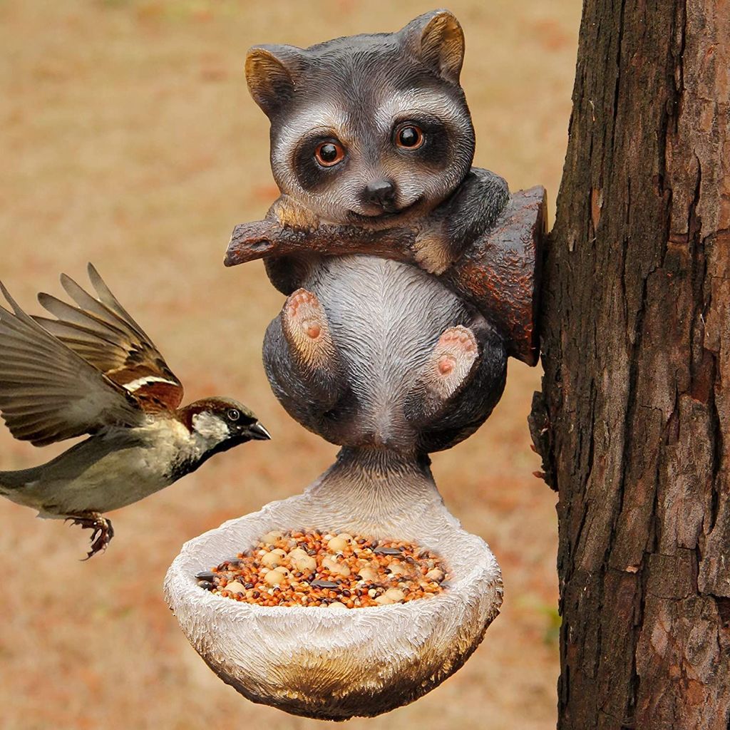 Shewood Feeder Fairy Bird Feeder เรซิ่นหัตถกรรม Raccoon Bird Feeder ตกแต่งสวนกระรอก Bird Feeder