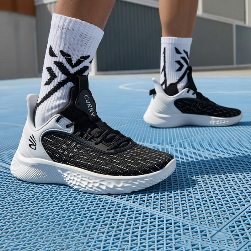 รองเท้าบาสเก็ตบอล Curry 9 สำหรับผู้ชาย จาก Under Armour ออกแบบมาเพื่อกิจกรรมจริงและฝึกซ้อมCombat Tra