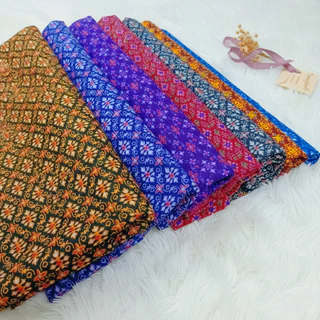 ผ้าถุงลายไทย L02 คละลาย คละสี สุ่ม10 ชิ้น เย็บสำเร็จ พร้อมนุ่ง ผ้าคุณภาพดี ผ้าไม่ลื่น พร้อมจัดส่งในไทย