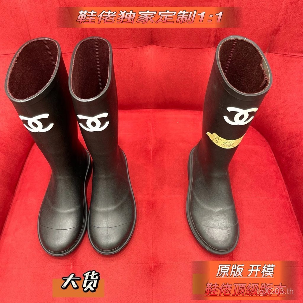 [Shoe Guy การปรับแต่งต้นฉบับ] CHANEL 2023 Chanel รองเท้ากันฝนยุคกลางขายดี Chanel รองเท้ากันฝนสุดฮอตร