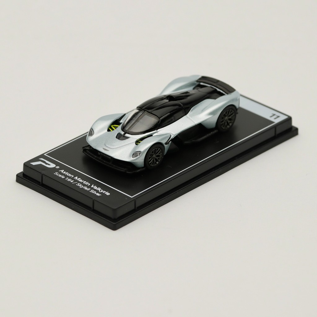 จัดส่งฟรี PosterCars 1: 64 Aston Martin Valkyrie โมเดลรถโลหะผสมพร้อมสต็อกยี่ห้อใหม่ซีลพลาสติก Poster