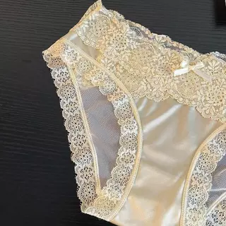 กางเกงชั้นในลูกไม้สำหรับผู้หญิง มีไซส์ M-XL ทำจากผ้าซาติน ไร้ตะเข็บ เนื้อผ้านุ่มลื่น ทรงเอวต่ำ เซ็กซี่