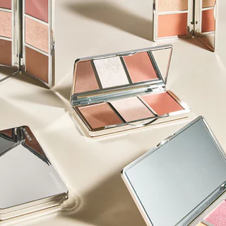 SUPERMOM I’M A Trio Palette 4.5g ซุปเปอร์มัม พาเลทที่รวมเมคอัพ 3 สไตล์ในตลับเดียว