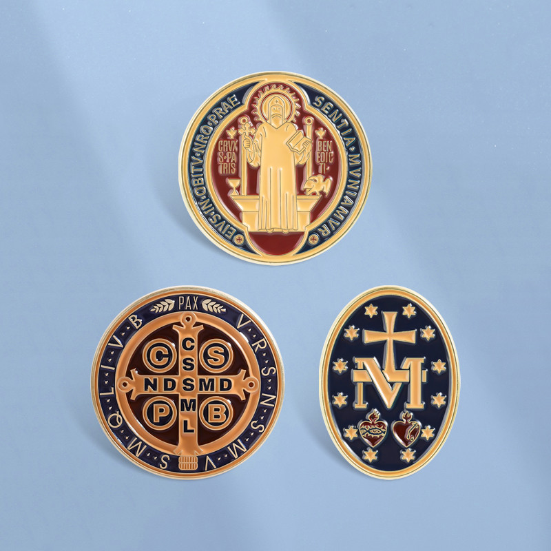 Pin Saint Benedict เคลือบ เหรียญเข็มกลัดโลหะ ของขวัญสำหรับเพื่อน
