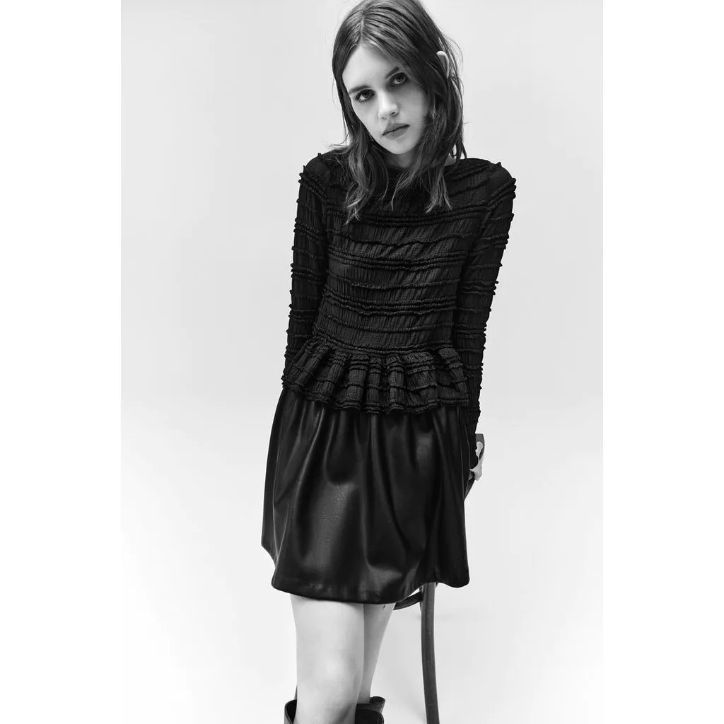 H&M(เอชแอนด์เอ็ม) เสื้อท่อนบนดีไซน์สม็อก Women Smocked top 1320231_1