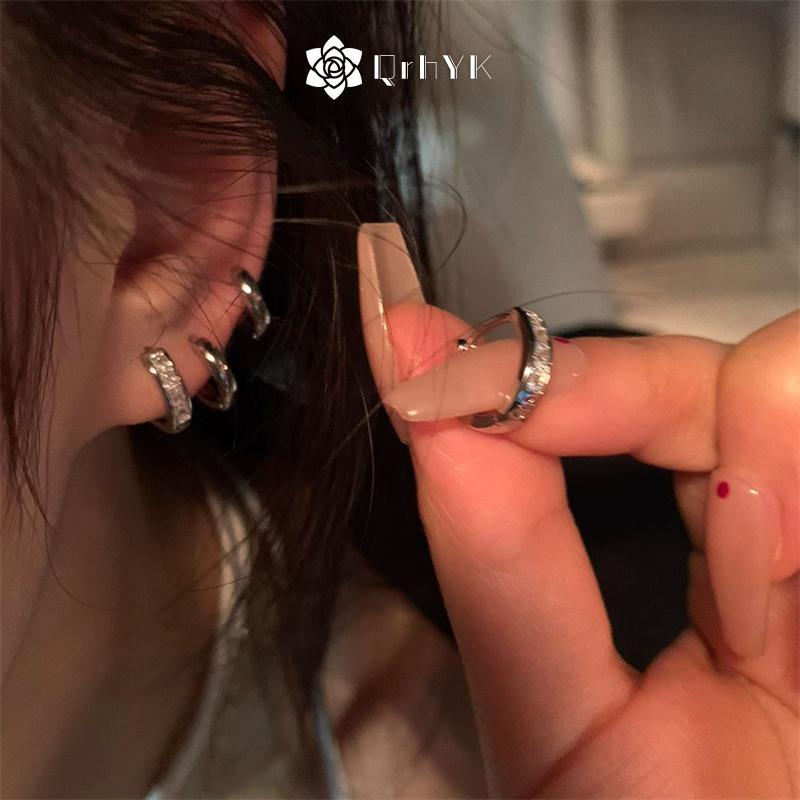 ต่างหูคริสตัล Zircon 4 คู่ แฟชั่นสำหรับวัยรุ่นและผู้หญิงที่ชอบความทันสมัย สามารถสวมใส่ได้ทุกวัน