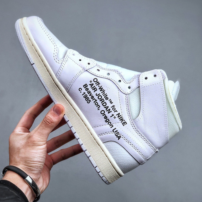 รองเท้าบาสเก็ตบอลรองเท้าผ้าใบ Air Jordan 1 x Off-White Air Jordan 1 x Off-White AJ1 aq0818 100