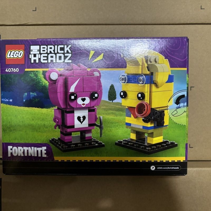 LEGO LEGO Fortress Night 40760 หมีสีชมพูและ Banana Man Square Head Boy Festival Building Block ของเล