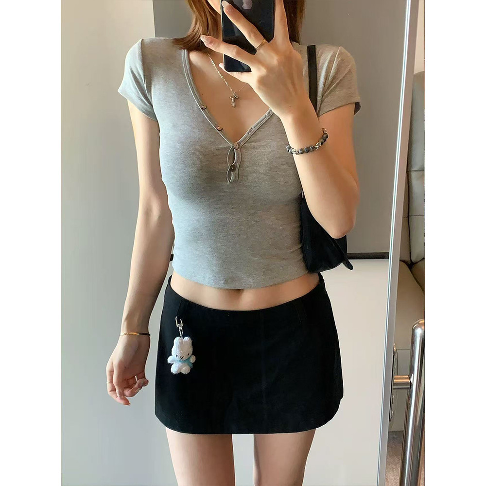 <Moses Queen> เสื้อยืดแขนสั้นคอวีทรงเฮนลีย์ ไหล่แคบ เสื้อครอปแขนกุดสำหรับฤดูร้อน สไตล์เซ็กซี่