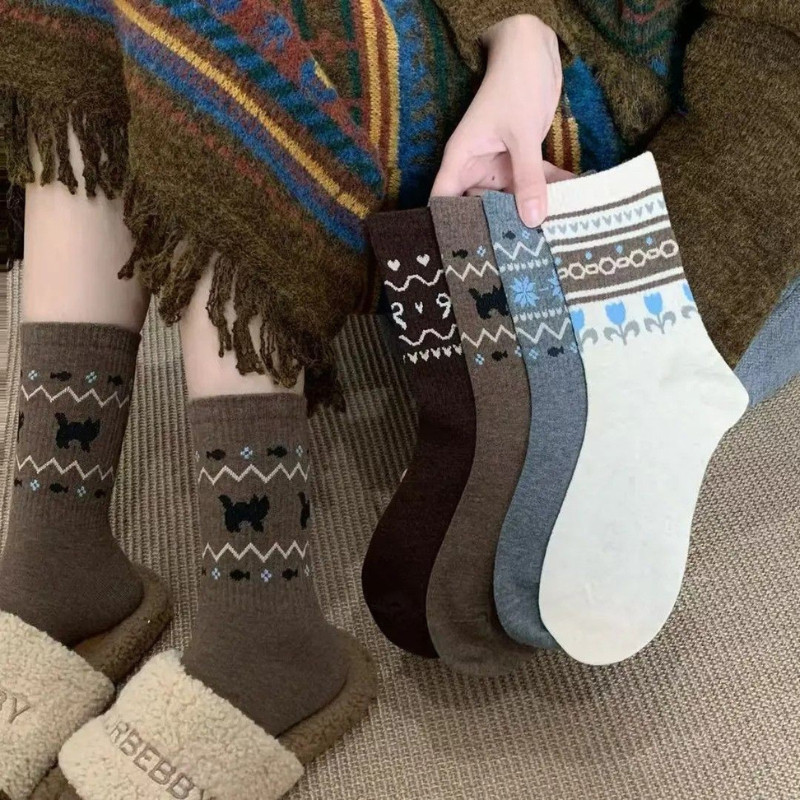 Show ถุงเท้าแฟชั่น ถุงเท้าผู้หญิงลาย Fair Isle  ย้อนยุคข้อยาว สไตส์เกาหลี