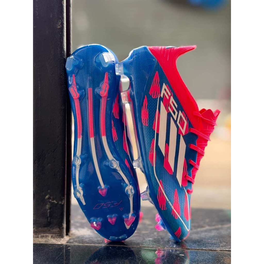 รองเท้าสตั๊ดF50 รองเท้าบอลF50 งานสวยพร้อมส่ง ใส่ไม่พอดีสามารถเปลี่ยนได้สินค้าใช้เวลาเดินทาง 2-3 วัน