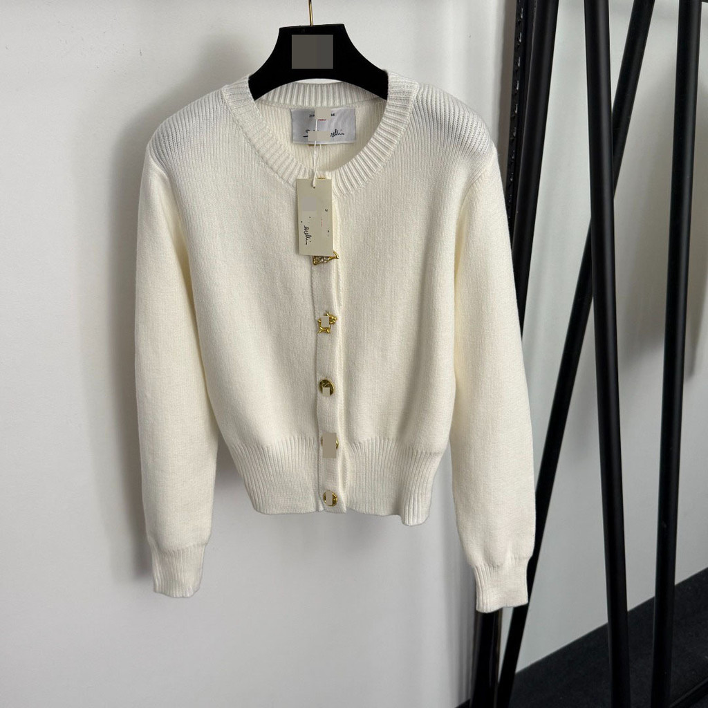 8PGE Schiaparelli สินค้า Keep Warm Slim-fit สวมใส่ปุ่มรูปทรงพิเศษปุ่มโลหะรอบคอแขนยาวถักเสื้อสเวตเตอร