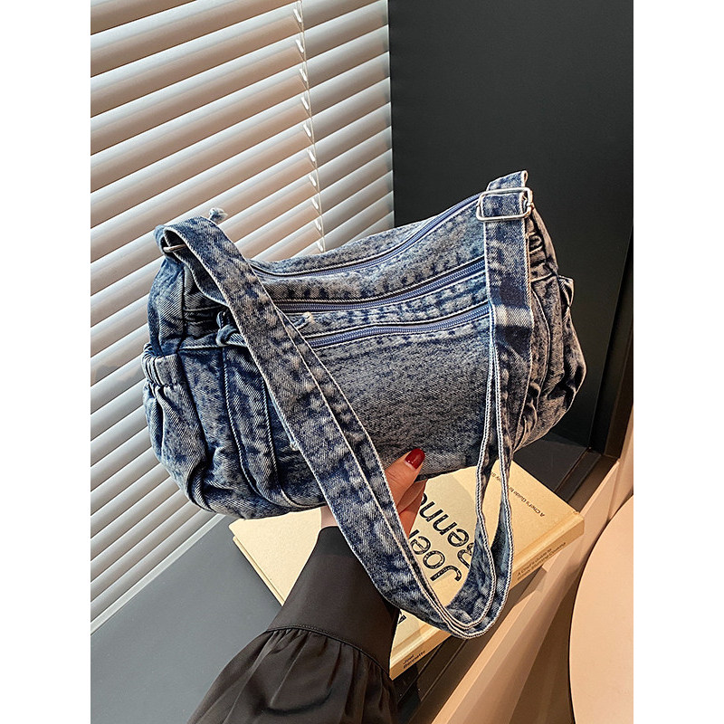 กระเป๋าผู้หญิง 2025 ใหม่ Retro All match Denim กระเป๋าขนาดใหญ่ความจุผู้หญิงไหล่กระเป๋าสวมใส่ปฏิบัติ 