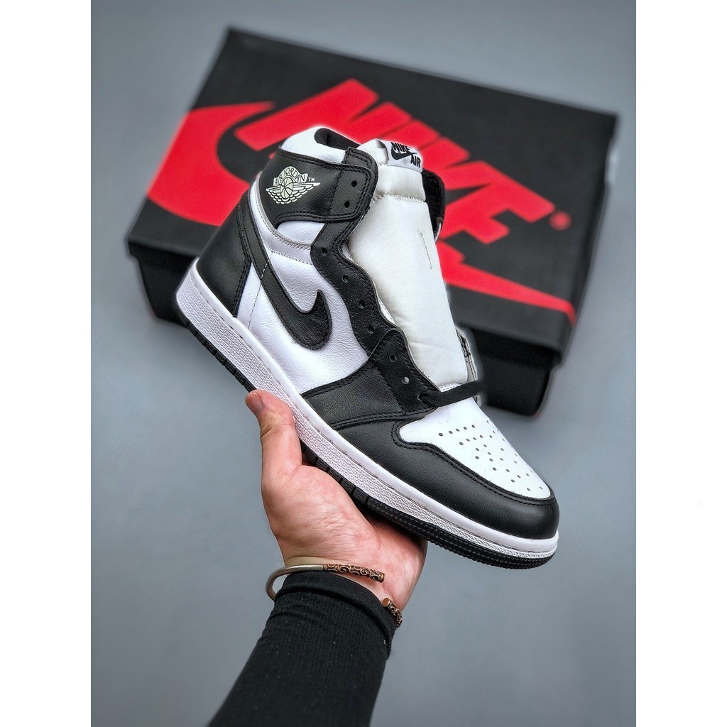 รองเท้า Air Jordan 1 Retro High OG "Crimson Tint" สีขาวดำ CO6G