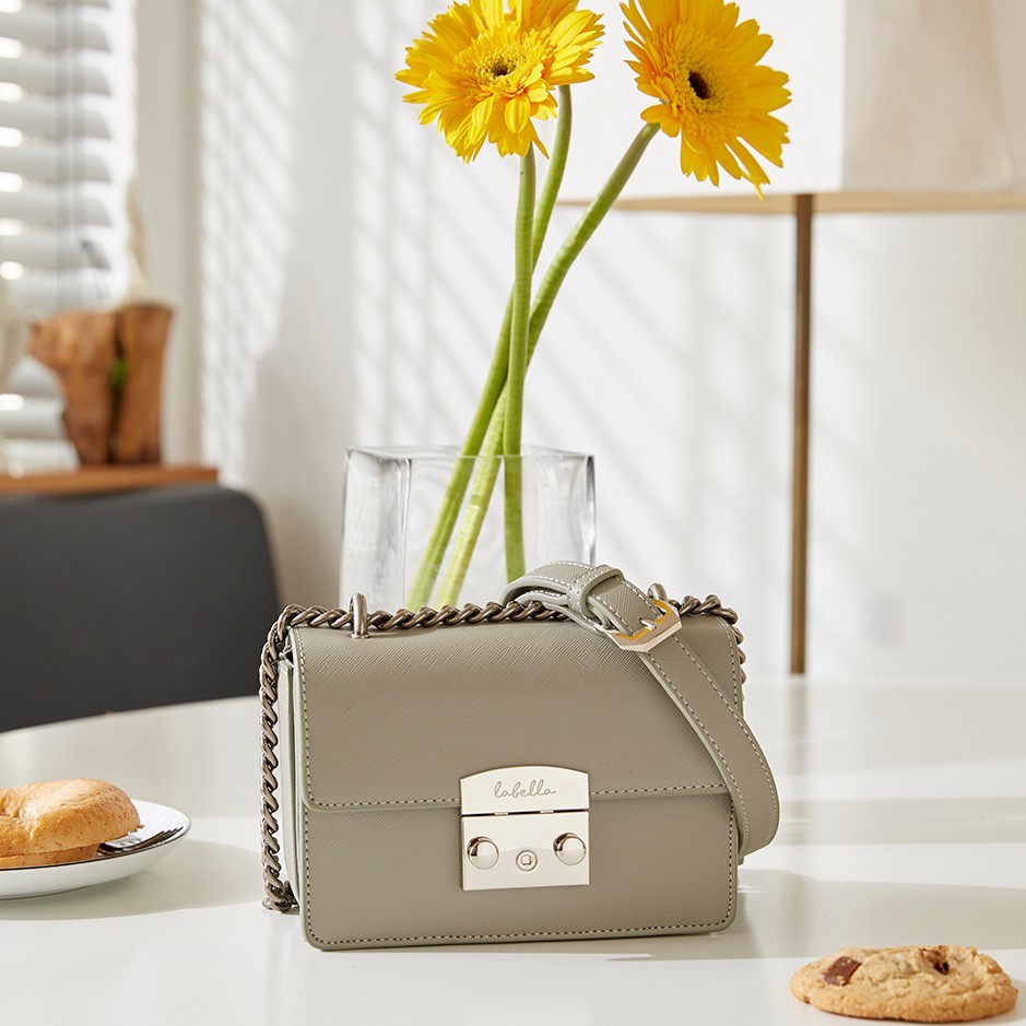 Labella - กระเป๋าสะพายโซ่ Luna Grey สีเทา ทำจากวัสดุ PPUL