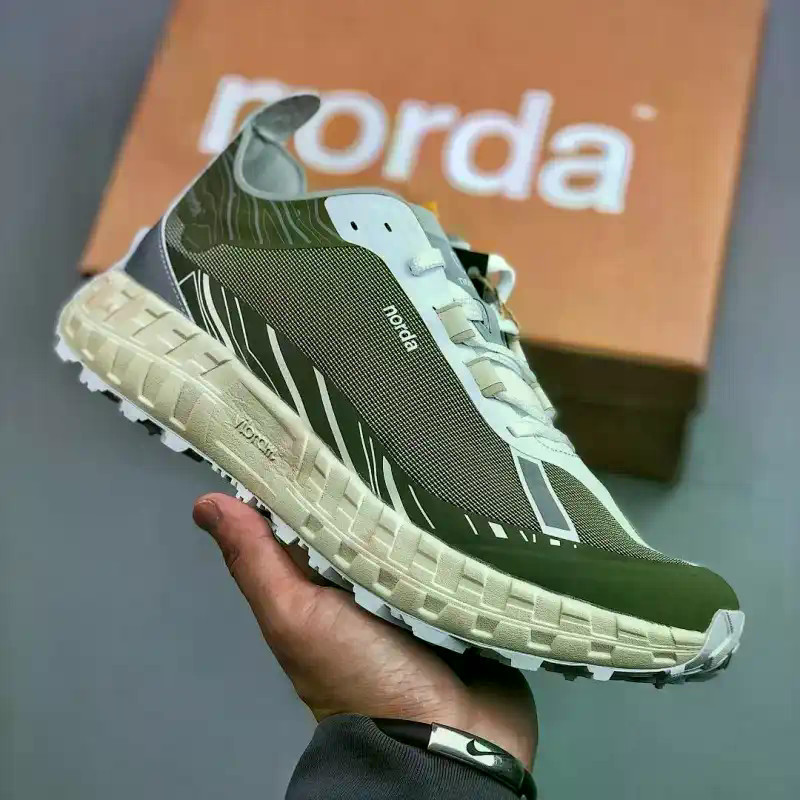 NORDA 001 รองเท้าออฟโรดกลางแจ้งแบบ Low-Top หนา