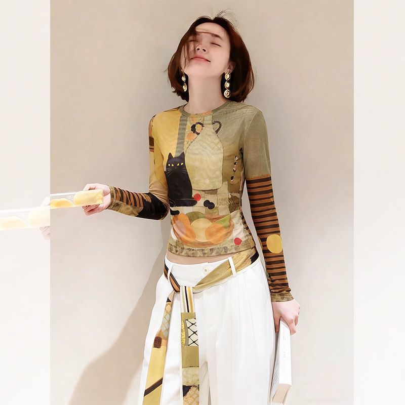 เสื้อยืดผู้หญิงสไตล์เกาหลีเรโทร แขนยาว พิมพ์ลายรอบคอมินิมอล ทรงเพรียวบาง สไตล์ไม่เหมือนใคร