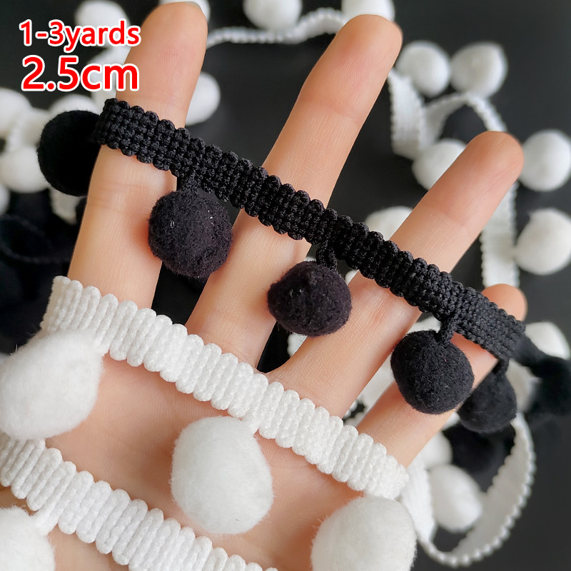 1-3Yards fur ball ลูกไม้ริบบิ้นโครเชต์สําหรับผ้าม่านโซฟาอุปกรณ์เสริมชุดเย็บเจ้าสาวผ้า Trim สีดําสีขา
