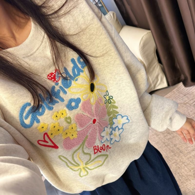 สาวรุ่นสไตล์รอบคอเงินฟ็อกซ์กํามะหยี่ฤดูใบไม้ร่วงฤดูหนาวอเมริกันย้อนยุคดอกไม้ผ้าขนหนูปักคู่หลวมทุกการ