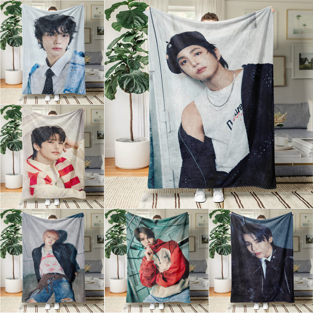 เคป๊อป smtr25ผ้าห่มสักหลาดพิมพ์ลายด้านเดียวสําหรับโซฟาเตียงสํานักงานหรือเดินทาง