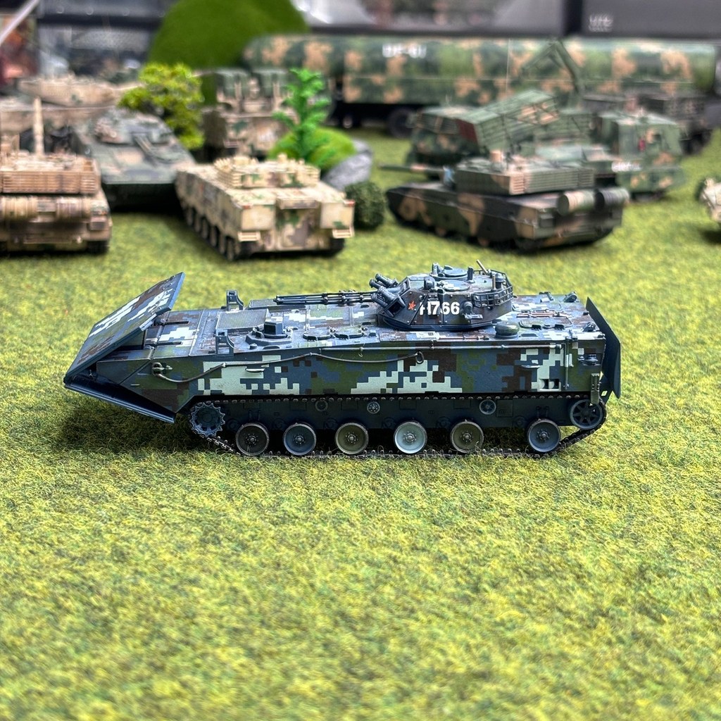 1/72 ในประเทศ ZBD-05 ประเภทสะเทินน้ําสะเทินบกหุ้มเกราะ Infantry Chariot สีดิจิตอลสําเร็จรูปรุ่น UNIS