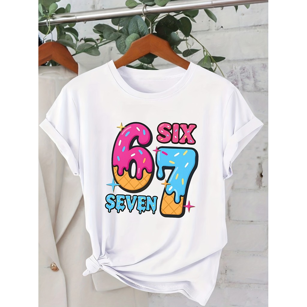 ผู้หญิง เสื้อยืดกราฟิกน่ารักไอศกรีมหมายเลข 67 - ดีไซน์สีชมพูและสปริงเกิล ผ้าที่นุ่มและยืดหยุ่น เสื้อคอกลมสำหรับโอกาสพิเศ