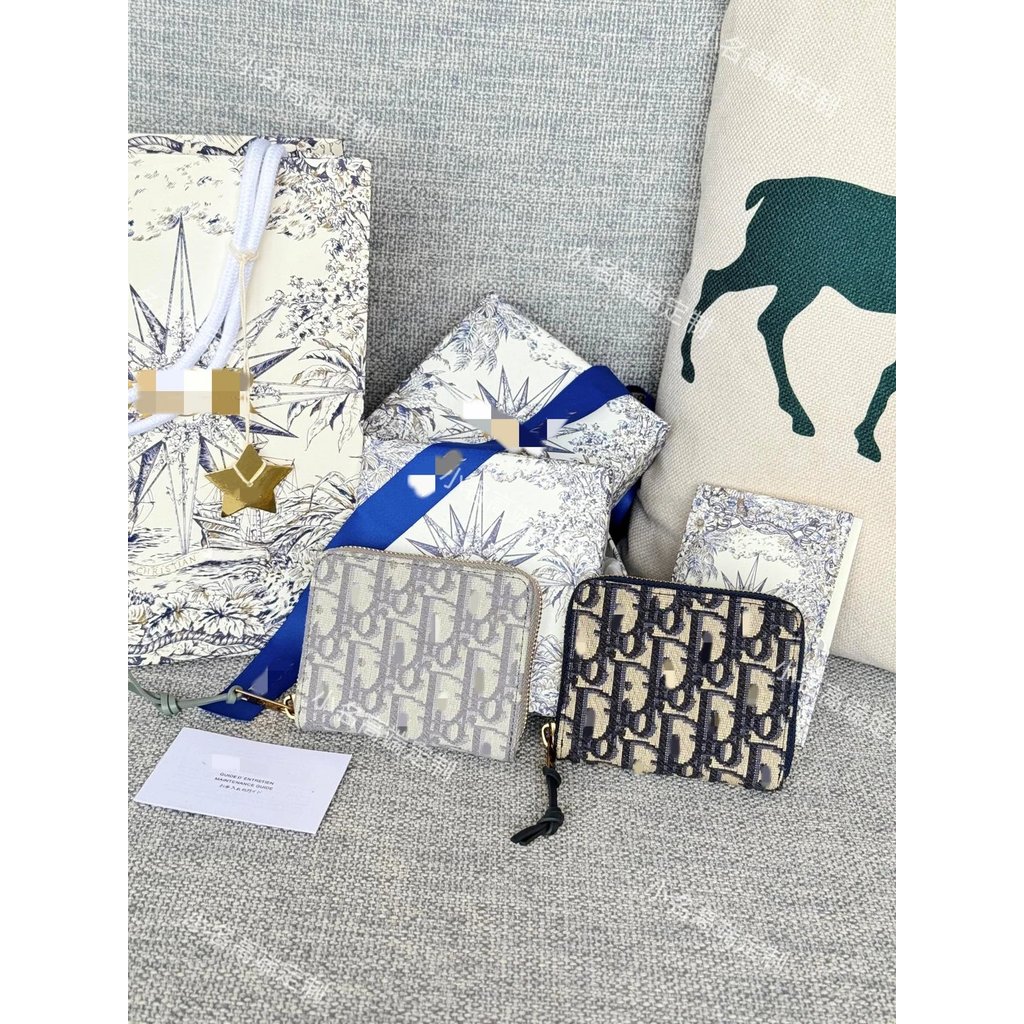 [ระดับไฮเอนด์] DIOR DIOR Zipper Short Wallet Aojia CD นําเข้าผ้าปักจับคู่นําเข้าชั้นแรกซับหนังวัว DI