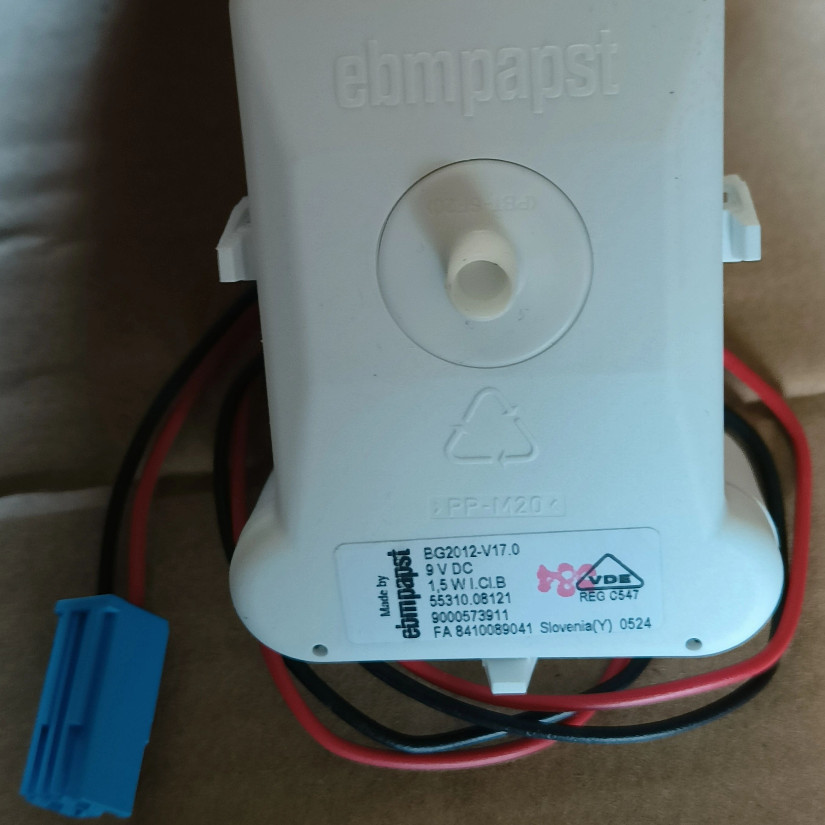 Siemens Bosch refrigerator fan motor 9V 610W/604W 9000573911 1.5W genuine parts.