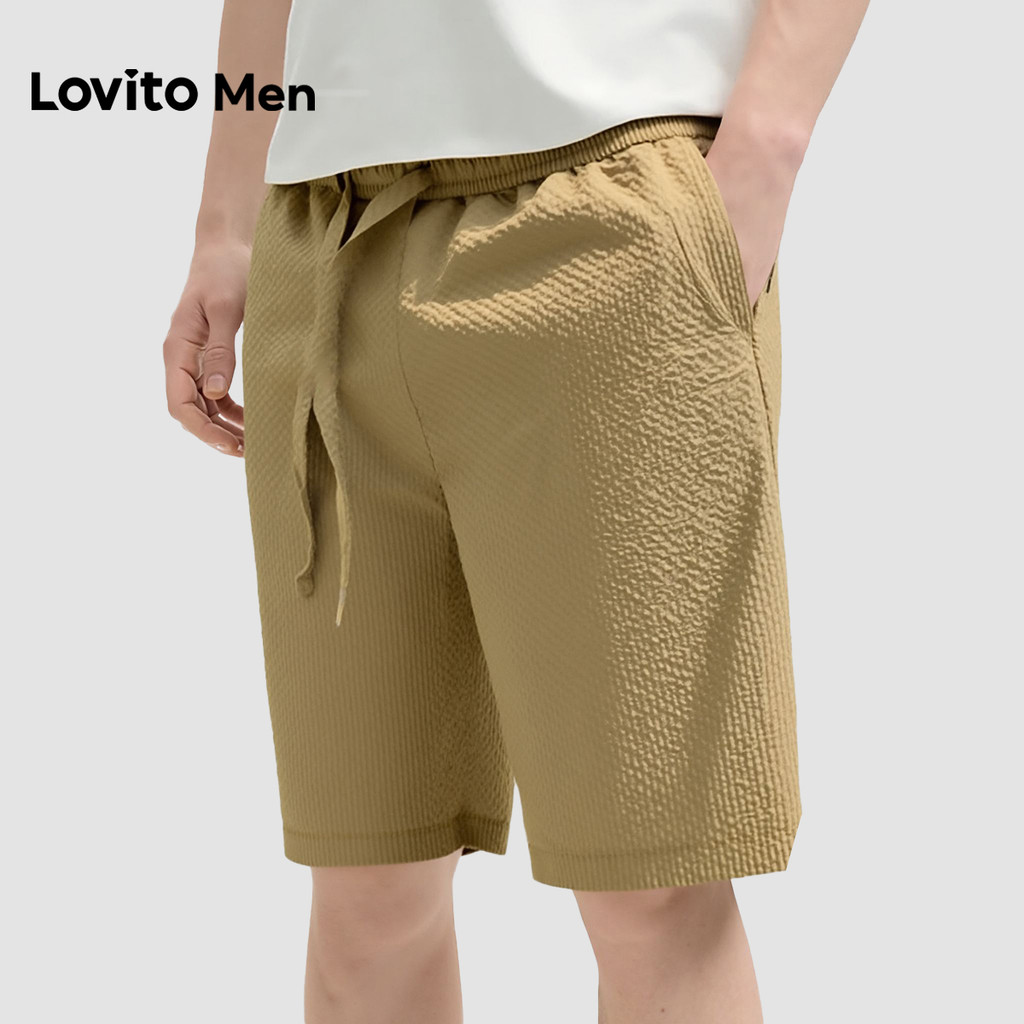 Lovito Men กางเกงขาสั้นลําลองผู้ชายฤดูร้อนฤดูใบไม้ผลิ khaki มีเชือกผูกและกระเป๋า วันสงกรานต์ LNE1381