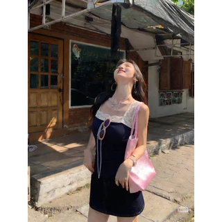 Lisa🌷พร้อมส่ง🧊เสื้อยืดแขนสั้นผู้หญิง เสื้อครอปแต่งลูกไม้ ดีไซน์โบว์เก๋ๆสไตล์ฝรั่งเศสสำหรับผู้หญิงคอสี่เหลี่ยม ทรงสวย