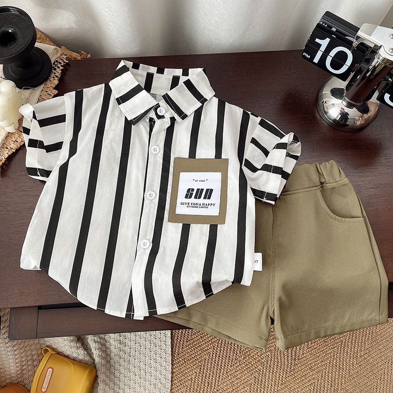 ชุดสูทสั้นสําหรับเด็กผู้ชายและเด็กเสื้อผ้าฤดูร้อน 202 男童装短款套装夏装2025新款洋气เสื้อเชิ้ตแขนสั้นเด็กชุดทํางา