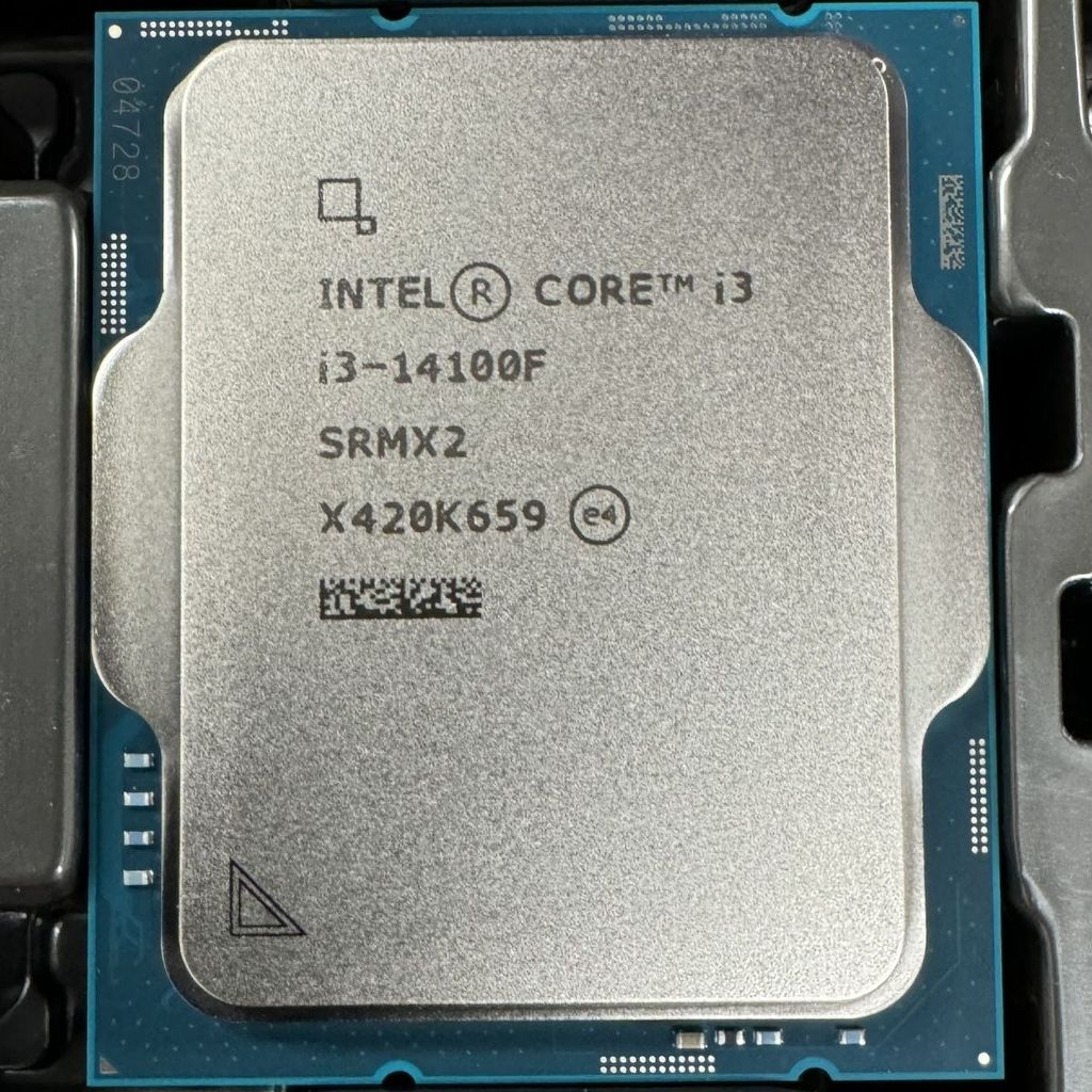 14th Generation i3 14100F รุ่นอย่างเป็นทางการใหม่เอี่ยมหลวมฟิล์ม CPU รองรับ: b760 z790 เมนบอร์ด