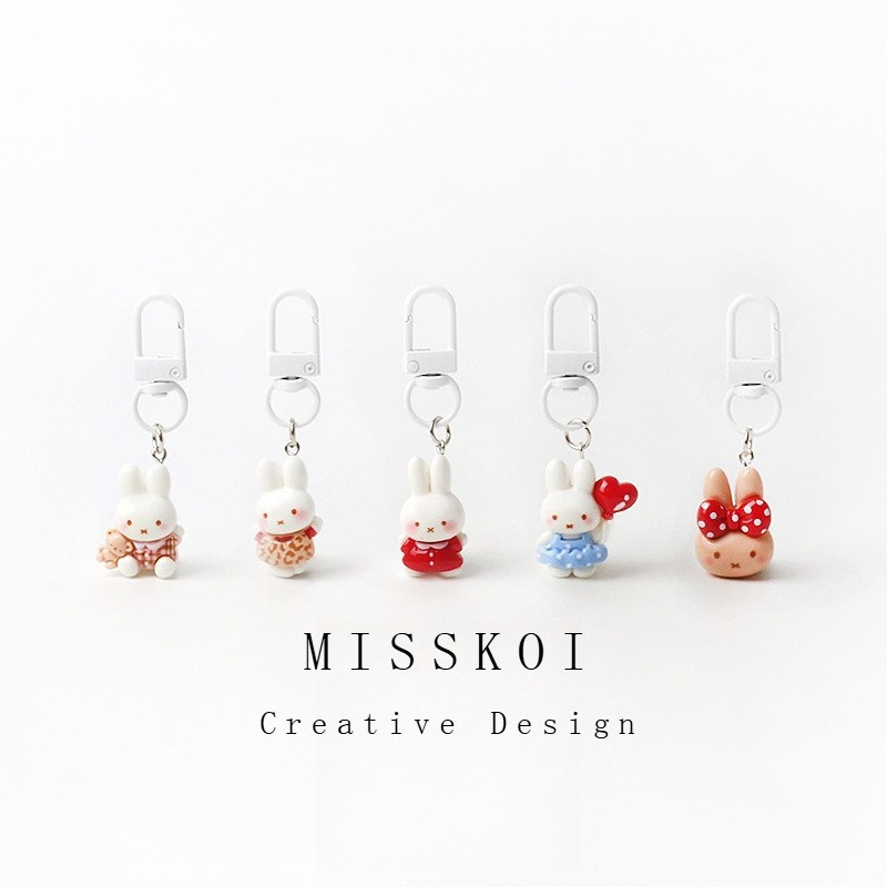 MISSKOI น่ารักน่ารักกระต่ายสีขาวพวงกุญแจที่ไม่ซ้ํากันกระเป๋าจี้อุปกรณ์เสริม All-Match เครื่องประดับเครื่องประดับสร้างสรรค์