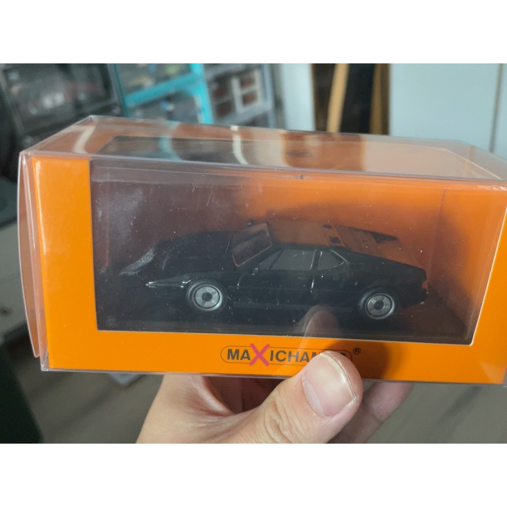1/43 Mini Cut BMW m1 SF บนการจัดส่ง
