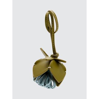 [Pomelo] พวงกุญแจรูปดอกไม้ทำจากหนังแท้ / Genuine Leather Flo…