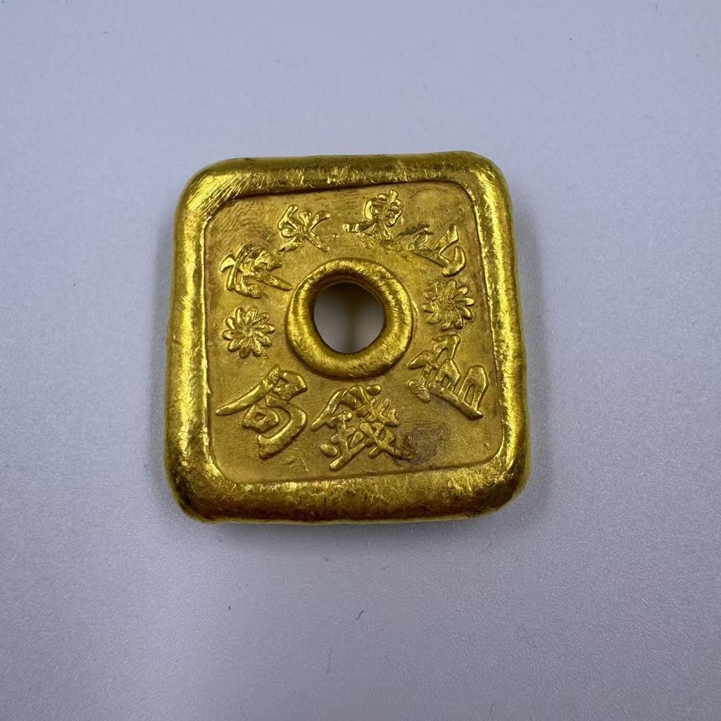 โบราณเบ็ดเตล็ด Gilt Gold Ingot ทองคําแท่งโบราณ Square Gold Nuggage แท่งทองสีแดงบริสุทธิ์ Marlboro Go
