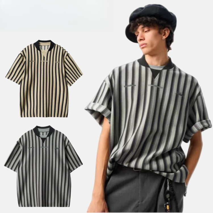Chaistyle ผู้ชาย เสื้อยืดลายทาง สไตล์อเมริกันวินเทจ แขนสั้นพิมพ์ลาย เสื้อผ้าผู้ชายแฟชั่น ลำลอง แมทช์ลุคง่าย