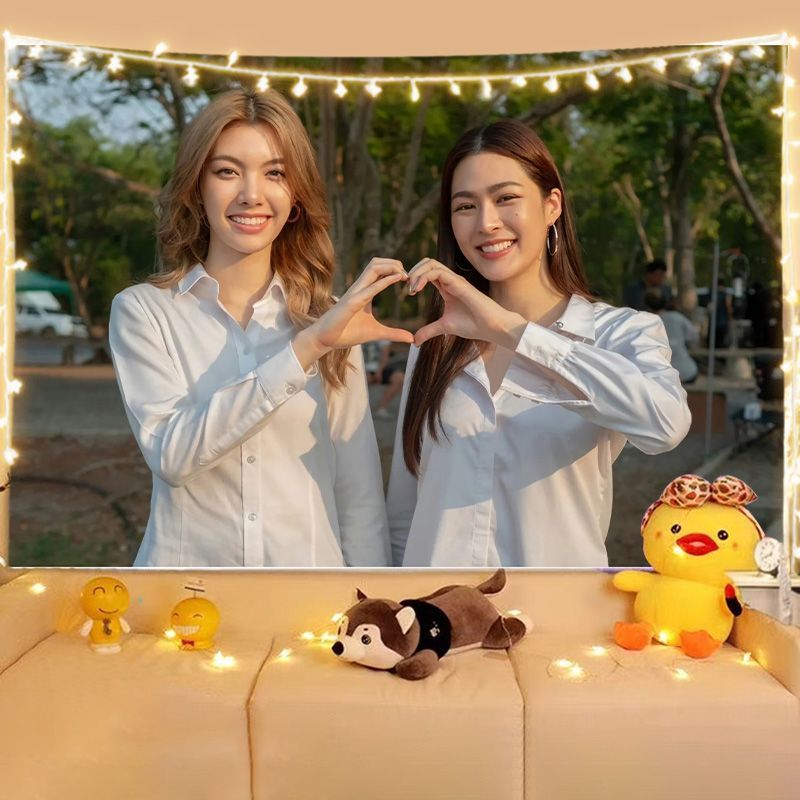 Orm Orm Orm Tapestry เช่าห้องดัดแปลงบรรยากาศตกแต่งพรม