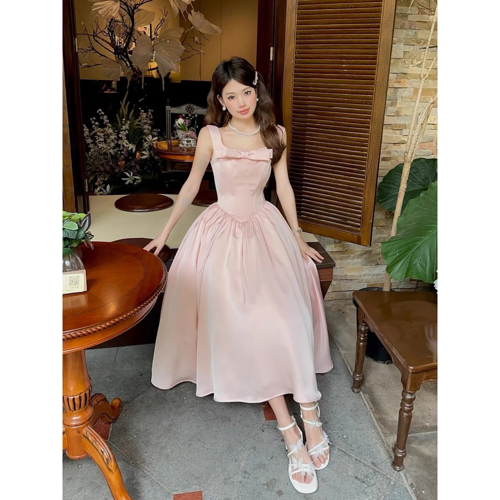 Verve ตู้เสื้อผ้าชุดราตรี A-Line ที่ไม่ซ้ํากันและอเนกประสงค์พร้อมเอวบางที่สมบูรณ์แบบสําหรับฤดูร้อนชุ
