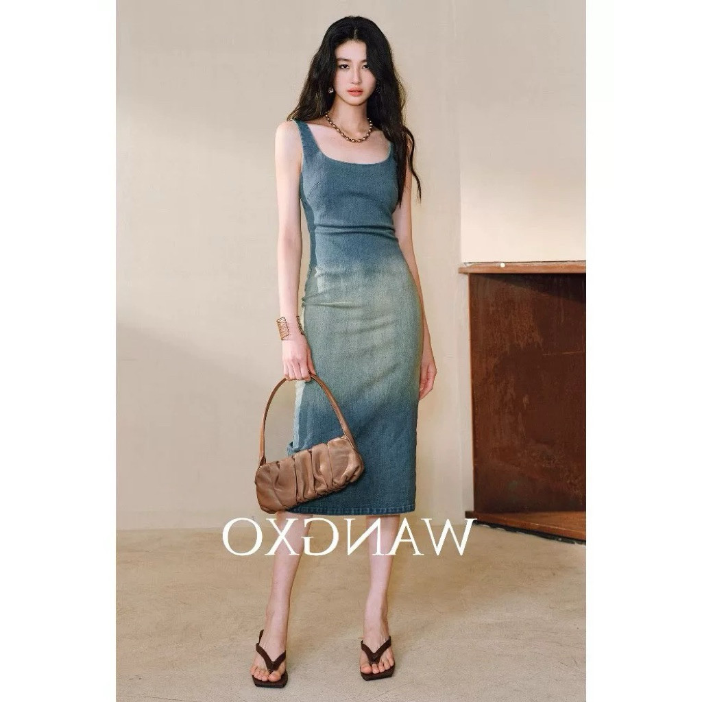 ✅พร้อมส่ง✅ เดรสยาวผ้ายีนส์ไล่สี (Ombre Denim Maxi Dress)