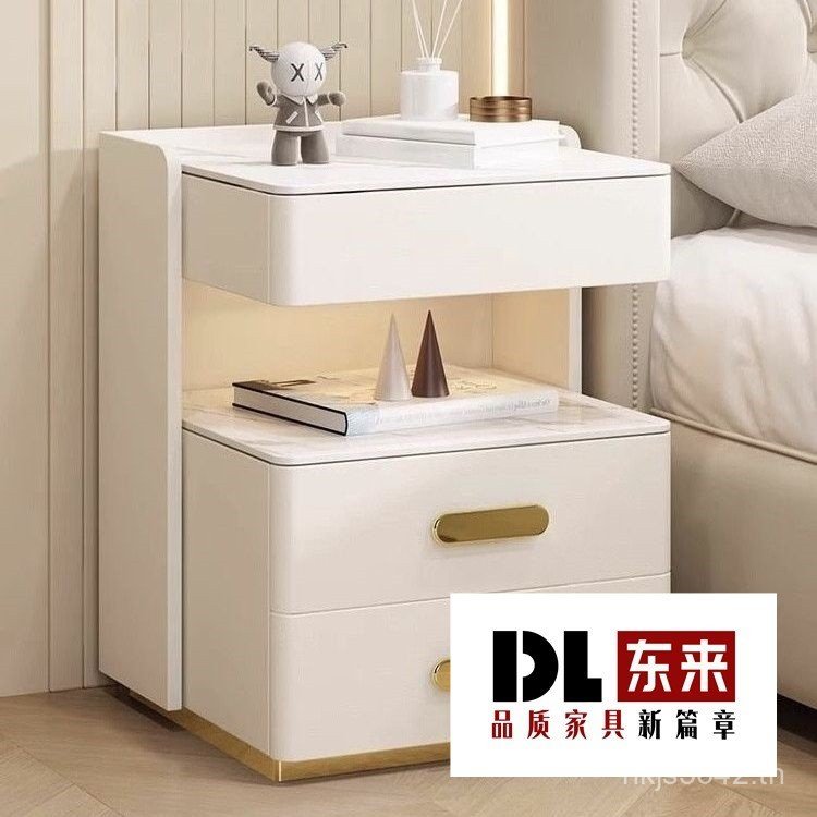 Luxury-Free e0 Series ไม้เนื้อแข็งเป็นมิตรกับสิ่งแวดล้อม Pine ปลอดภัยโต๊ะข้างเตียงสมาร์ทมัลติฟังก์ชั