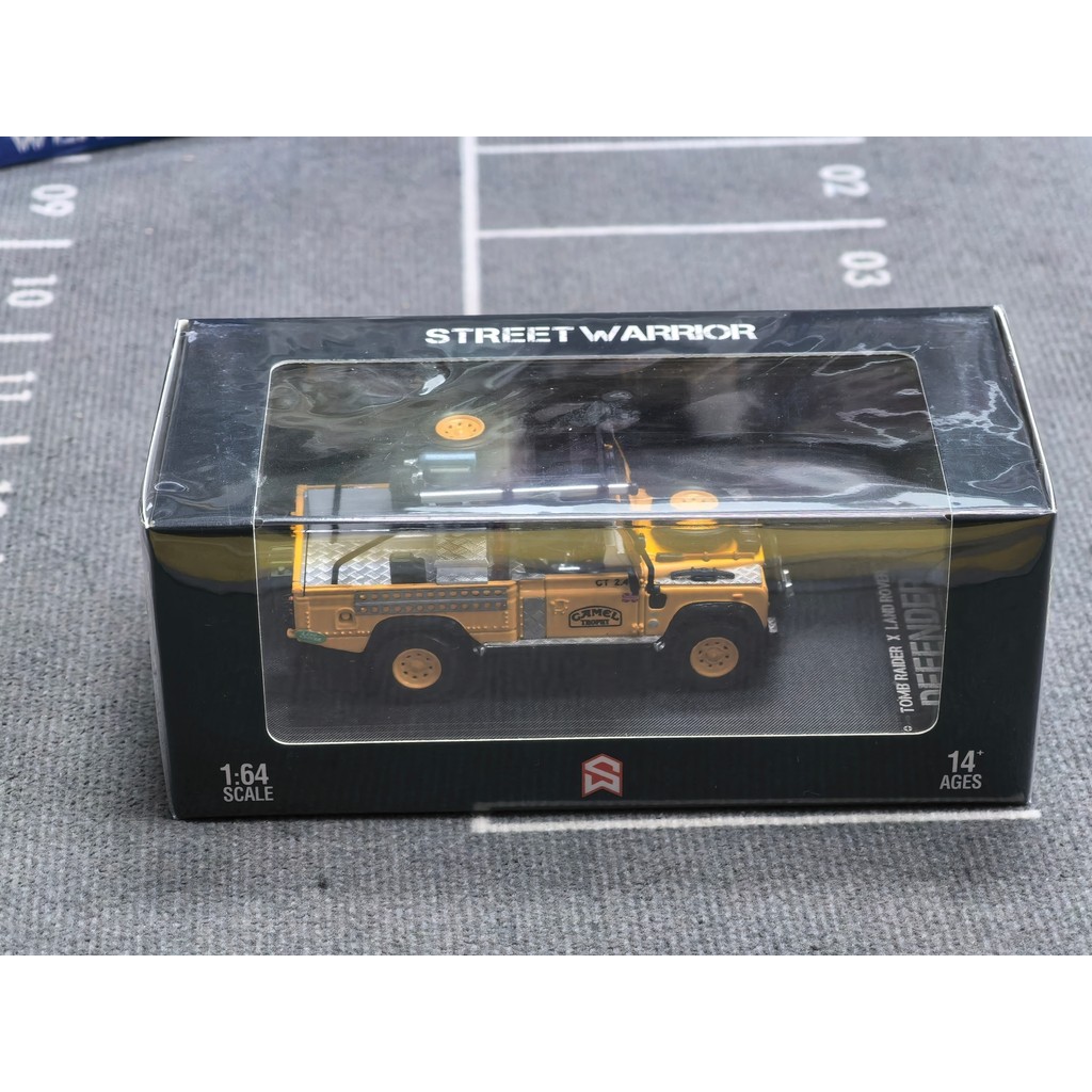 SW STREET WARRIOR 1: 64 Land Rover Defender Camel Trophy CAMEL Cup Coating Alloy Car Model, Yellow, 