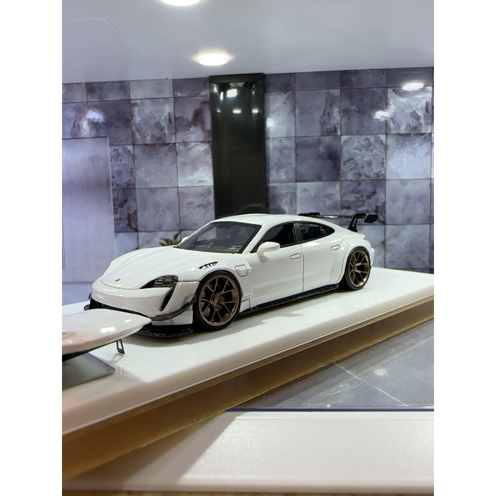 เรซิ่น 1/64+404Error++ ZEPHYR Co-Branded+Porsche Taycan GT Resin Model Pearl White Limited 399 Set; 