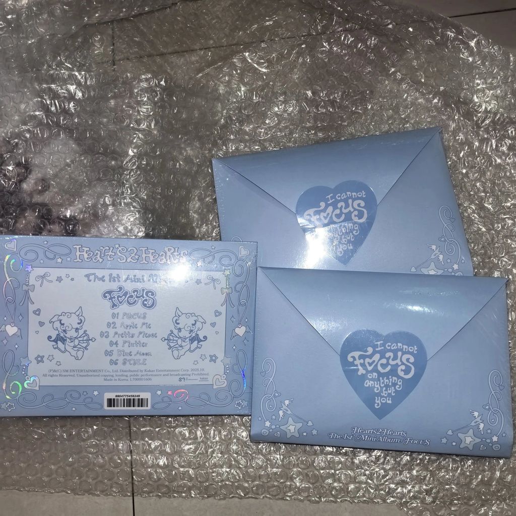 รับประกันตรง 100% เกาหลี✨【Guoxian】hearts2hearts h2h หัวใจ อัลบั้มไม่ได้แกะ รุ่นสร้อยคอ mini1 FOCUS ไ