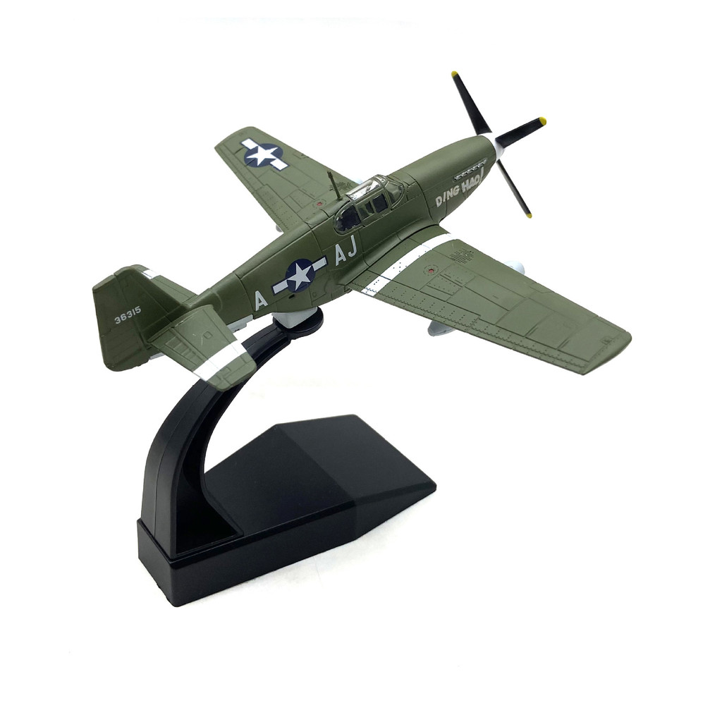 1/72 World War II เครื่องบินที่มีชื่อเสียง P51b Mustang Mustang จําลองเครื่องบินรบโลหะผสมรุ่น