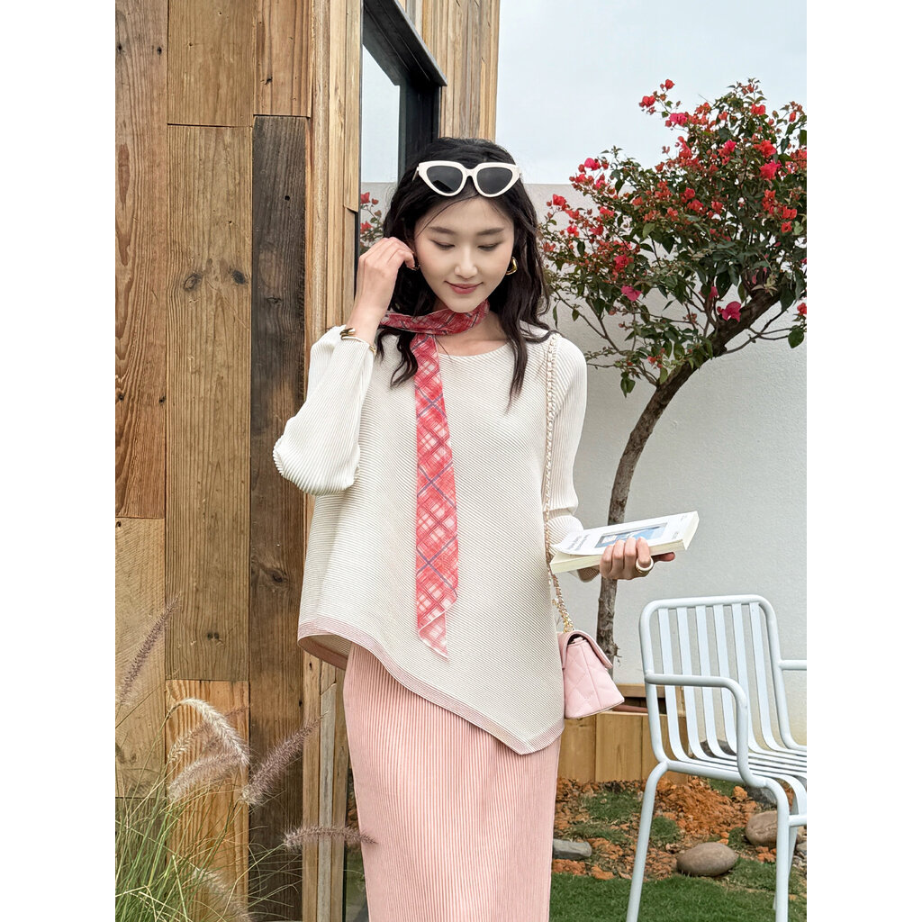 2MUAY รุ่น GJO10825 เสื้ออัดพลีท THICK ASYMMETRIC TWO TONE PLEATED TOP 6 สี FREE SIZE