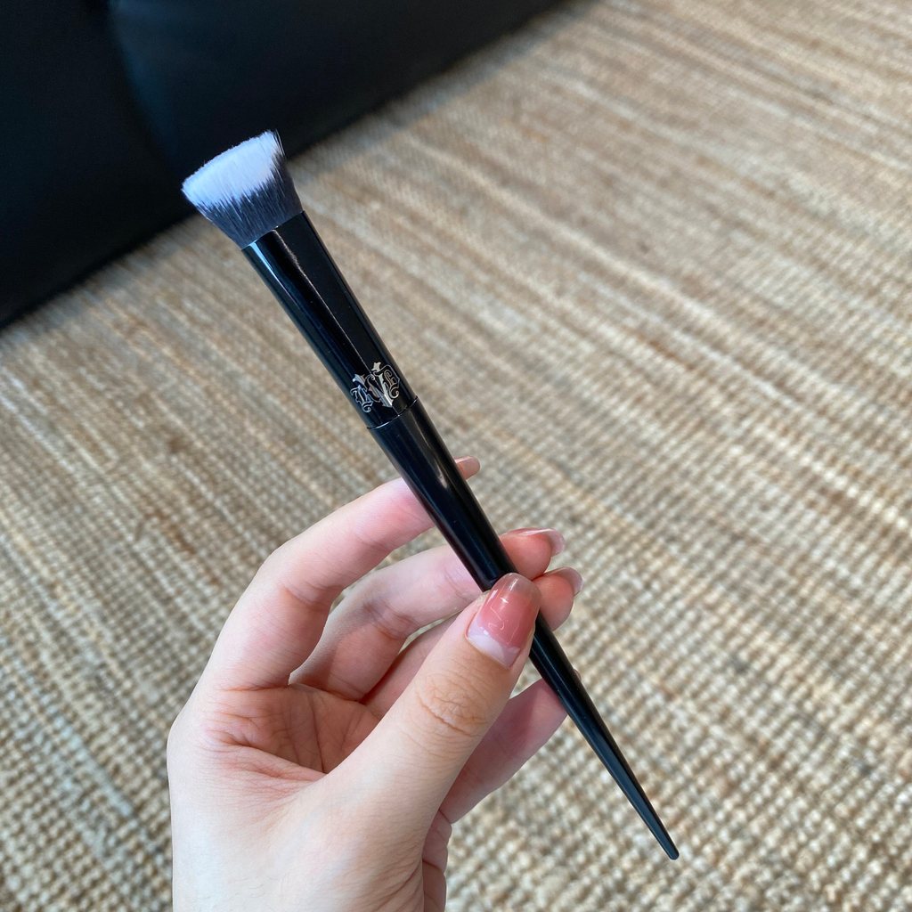 [ap Beauty Shop] Zhang Kaiyi แนะนํา KVD40 Double Slope คอนซีลเลอร์แปรงความหมองคล้ํา Nasolabial Lines