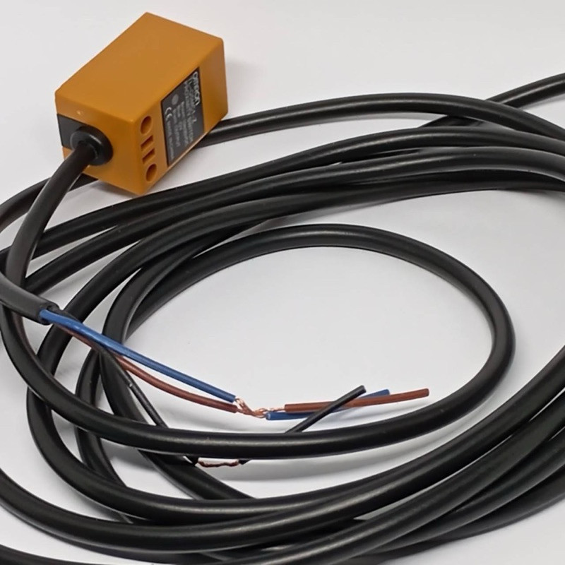 New TL-Q5MC1 TL-Q5MC1-Z  TL-Q5MB1-Z  TL-Q5MC2-Z   TL-Q5MB1-Z sensor เซ็นเซอร์  3สาย PNP-NO ใช้ไฟ10-3